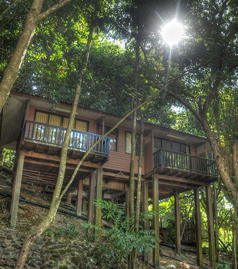 sinsamut bungalow in surin national park